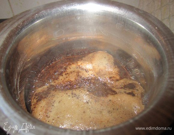 и ставить на плиту 
как только начинается подниматься пенка-снимаем с огня 