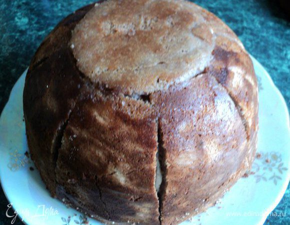 Форму с застывшим тортом перевернуть на блюдо.                                                              