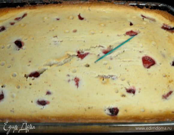 Затем фольгу снять и печь еще 20-30 мин., проверяя зубочисткой центр на готовность.