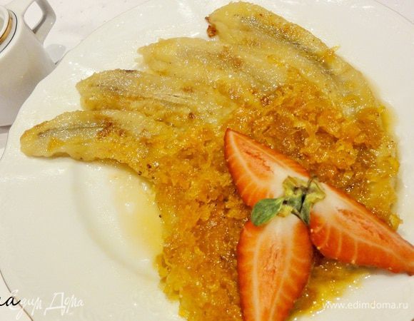 А клубнику и сливки подайте отдельно. И так, и так будет вкусно!