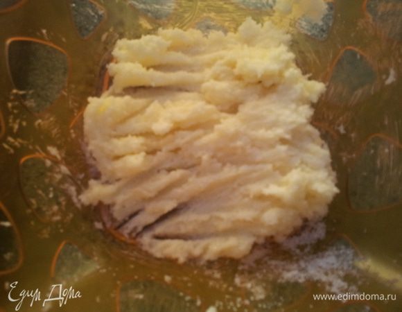 Масло растираем с сахаром