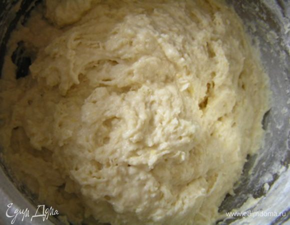 замесить мягкое эластичное тесто.