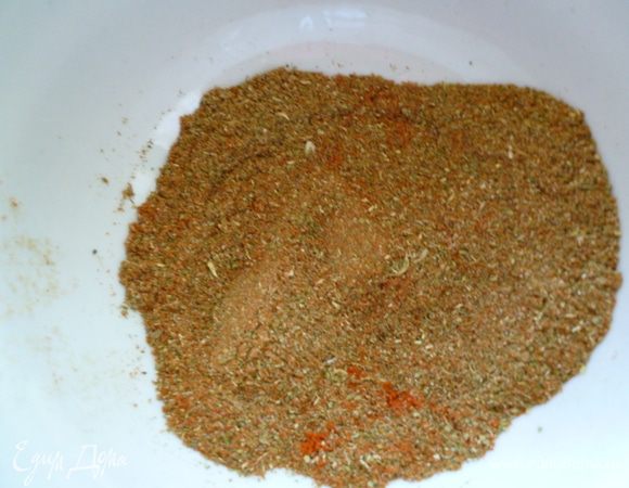 Готовим смесь для маринада. Примечание: сухие специи можно брать свои любимые.