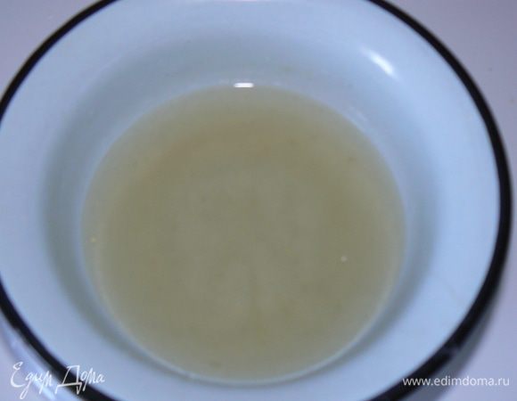 для суфле:
Желатин замочить в 50-60 мл холодной кипяченой воды и оставить набухать.Затем распустить  желатин, довести до кипения, но не кипятить.
Остудить .