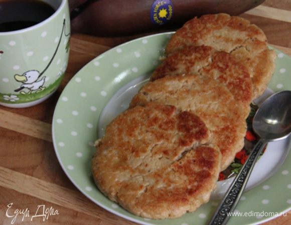 Сварить кофе. Подавать теплыми.