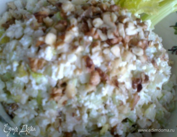 Всё!Можно сразу кушать,а можно настояться в холодильнике.Салат"живёт"там прекрасно пару дней,не растекается и не теряет внешний вид,так что смело готовьте заранее!