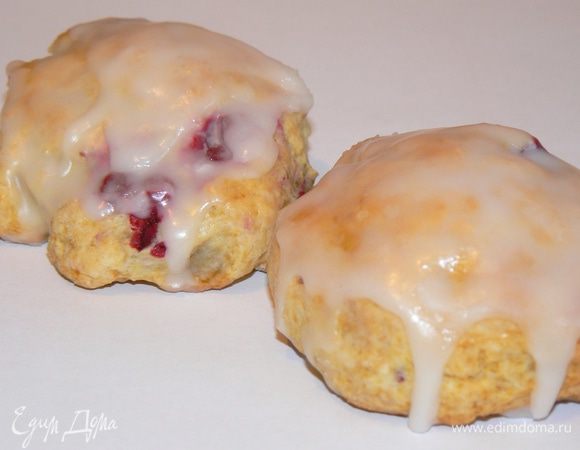 Для глазури:
Смешать пудру и лимонный сок (добавляя по 1 ч ложке).
Полить теплые сконы.