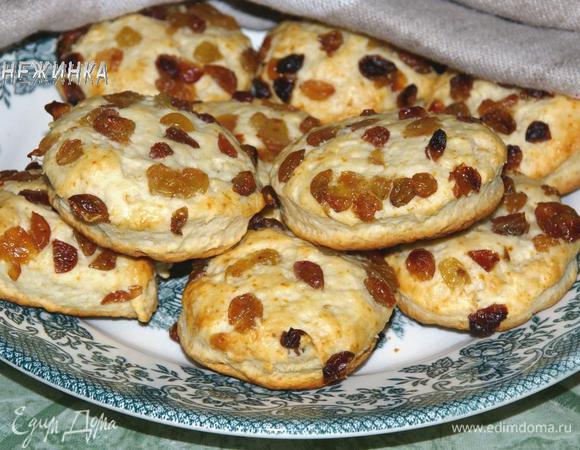 Выпекаем при 220С в течение 8-10 минут до слегка золотистого цвета.