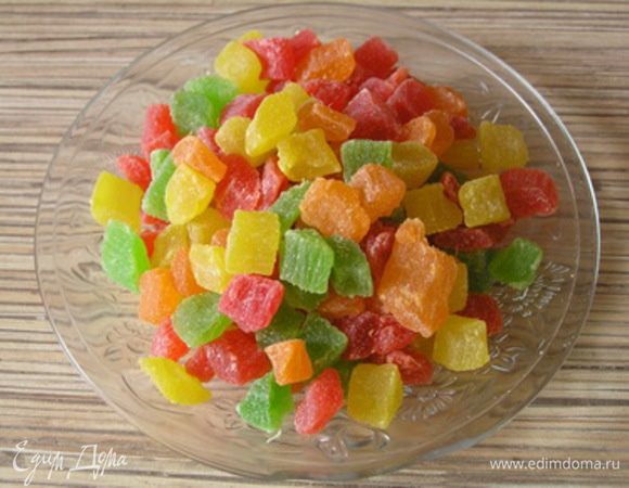 Подготовить сухофрукты, промыть, обсушить, крупные - нарезать. ***У меня ананасы,