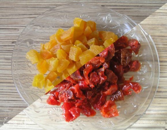 вишня и курага.