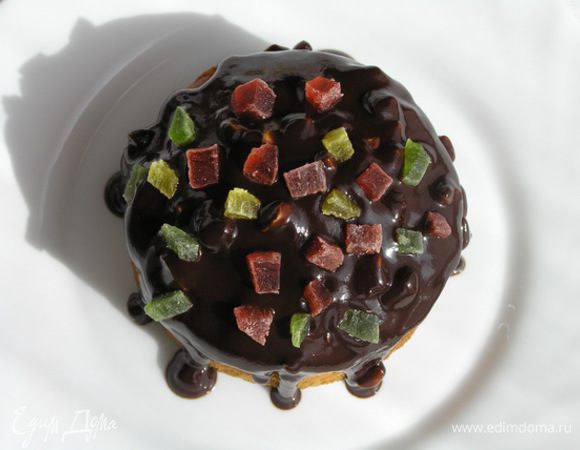 сверху цукаты.