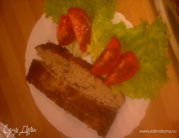 пока мясо запекается делаем глазурь,смешиваем вино,пасту,сахар,ставим на огонь и хорошенько увариваем.Через 50 минут достаём запеканку,поливаем тонким слоем глазури и ещё на 20 минут в духовку,глазурь придаёт мясу неповторимый вкус..можно язык проглотить,так же можно сохранить половину глазури и полить запеканку перед подачей на стол,я лично этого не делаю,мясо достаточно проитывается глазурью при запекании.
Приятного вам аппетита!
