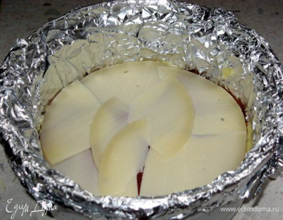 Затем слой сыра.