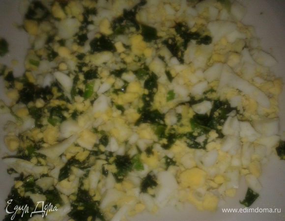 соединить с измельчёнными варёными яйцами