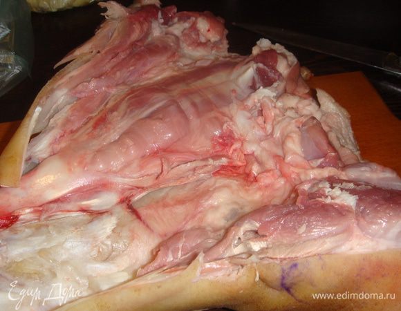 рульку вымыть поскобить, удалить кость