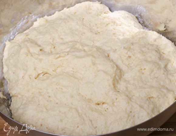 Через час тесто будет выглядеть вот так. 