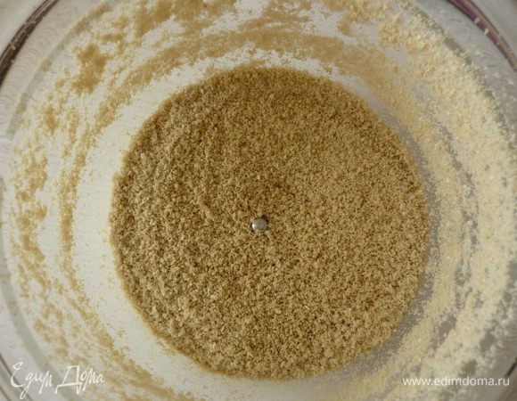 ... измельчённые в муку семена подсолнечника.