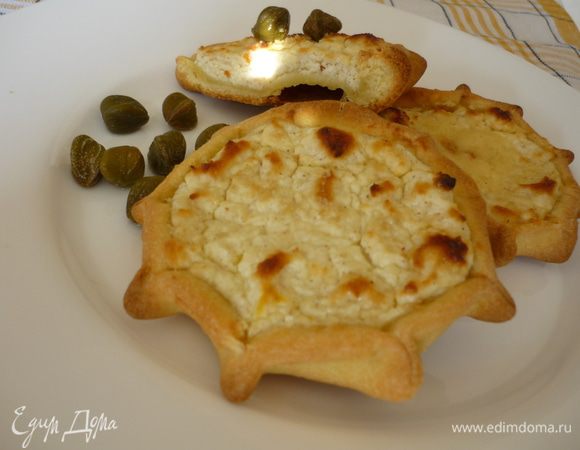 Нам понравились пирожки с каперсами. Очень! 