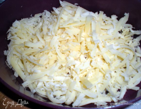 Натереть сыр,примерно грамм 100.