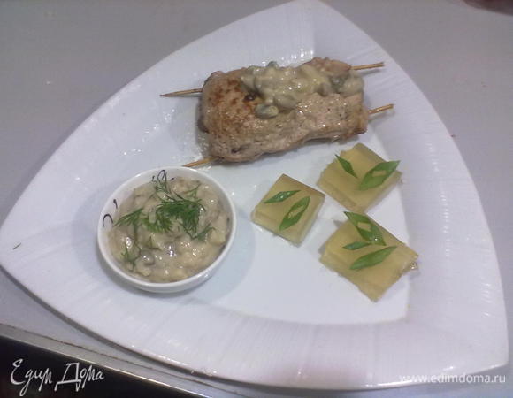 Отправляем их-дорогих в духовку или аэрогриль на 5-8 мин. Все! Готово!Приятного аппетита!!!Подавайте с желе, соусом "орехово-грибным" или "томатным домашним", а все остальное-по вкусу!!!