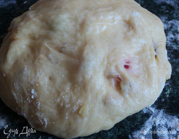 Так выглядит тесто после третьего подъема.