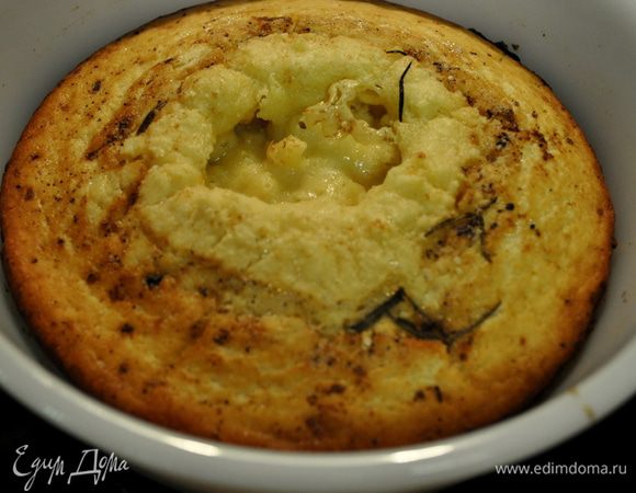 Достанем говядину из духовки. Запекаем пудинг ,если он еще не готов 5-10мин.до золотистого-темного цвета.