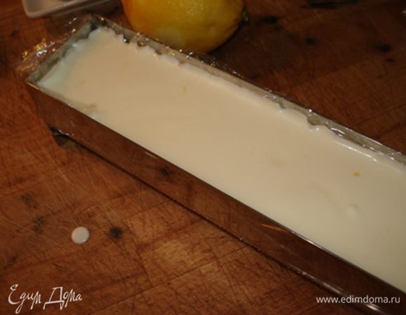 Перелить в форму для террина,накрыть,поставить в холодильник на 3 ч.