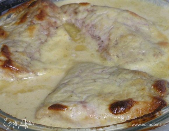 выпекать при 240*С 10 минут, затем снизить температуру до 220*С и выпекать еще 7-10 минут до готовности.