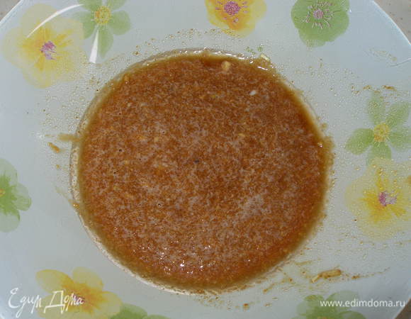 С помощью блендера превращаем всю эту смесь в однородную массу.