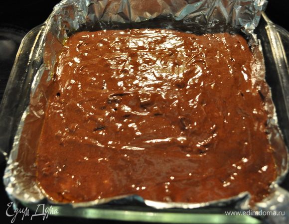 Вылить массу всю в форму готовую ,лопаткой разровнять и выпекать 30-35мин.