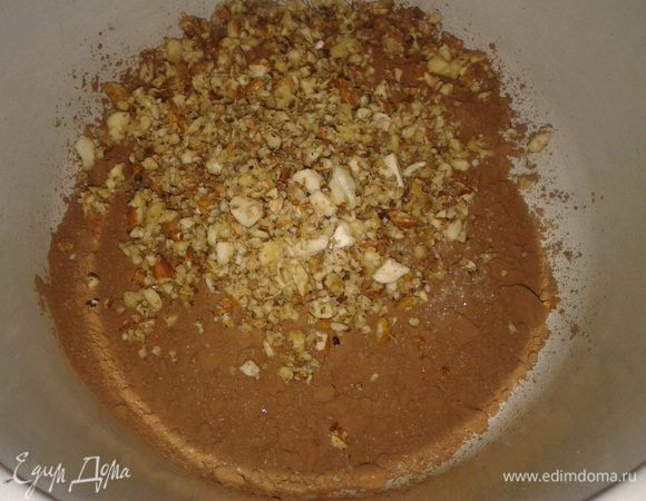 сахар,какао,шоколад,соль,измельчённые орехи,мак,изюм муку соединить