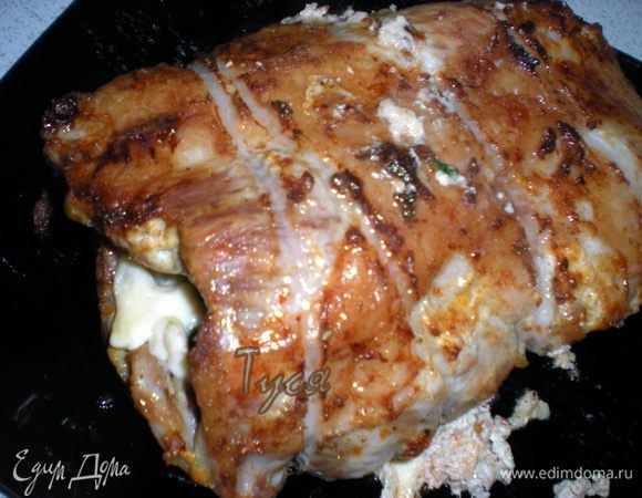 Запекала при температуре 190-200гр.По времени смотрела на зарумяненный верх,где-то около 40 мин.Затем перевернула  и ещё минут 15-20 до румяности.