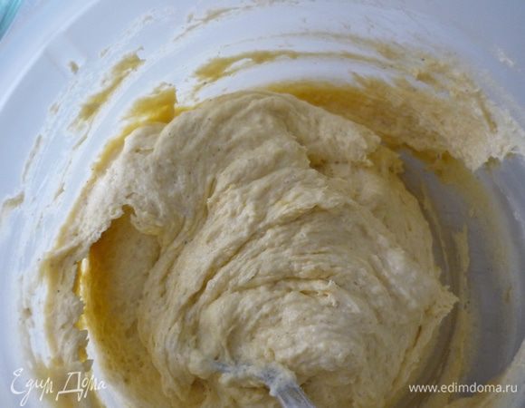 Небольшими порциями всыпать муку... 