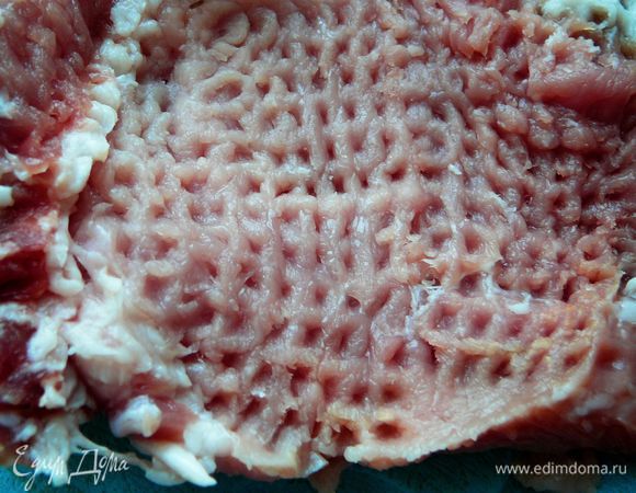 Нарезать кусками толщиной около 1см.Отбить молоточком.Нарезать затем на тонкие полосочки или брусочки.