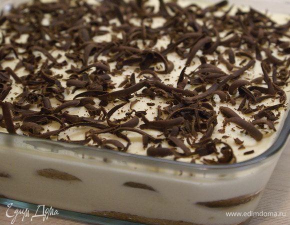 Перед подачей посыпаем сверху какао или тертым шоколадом. 