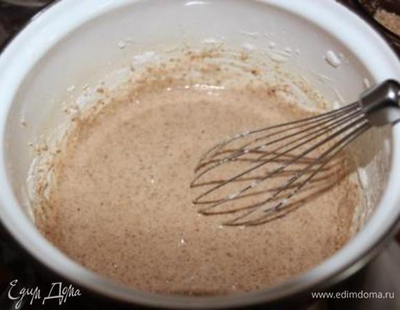 Хорошо перемешать венчиком или миксером на маленькой скорости.