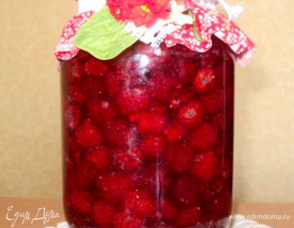 Через 1.5 месяца отцедить, перелить в бутылку и хранить в темном месте.
Можно употреблять как настойку, но лучше как лекарство ( естественно - для взрослых ). При первых признаках простуды, ангины, переохлаждения выпить на ночь 2 ст.ложки ( 40гр), запив или разбавив водой. Обычно хватает 1 раза, на утро от простуды не остается и следа. Испытано с прекрасным результатом на себе.
