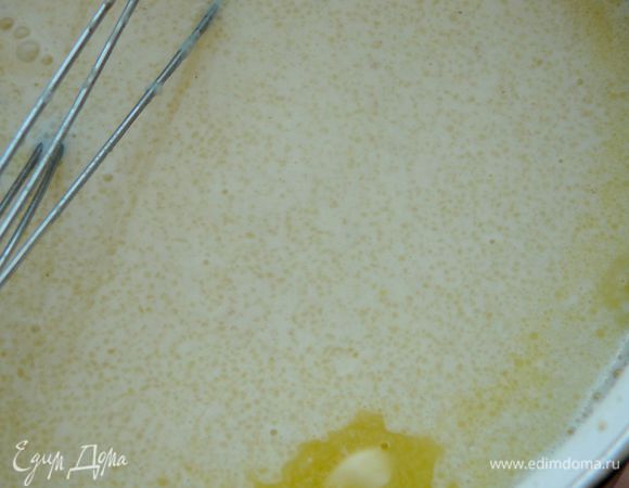 и постоянно помешивая сварить кашу,добавить сливочное масло и дать каше остыть.