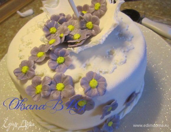 Добавить цветочки.