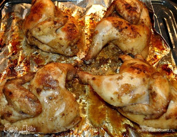 Затем смазать кисточкой кленовым сиропом и вернуть в духовку,готовить до готовности.