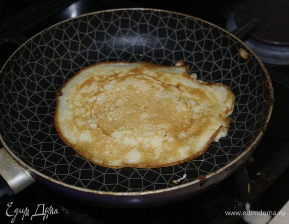 Печь каждый панкейки примерно по 2-3 минуты с каждой стороны.
