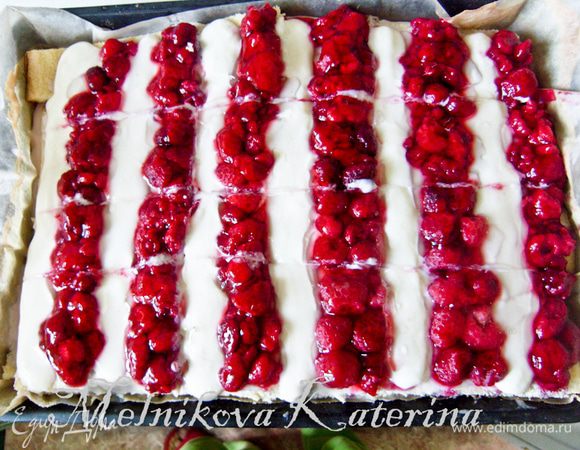 Подавать, разрезав на порционные куски.
Приятного Вам наслаждения! 