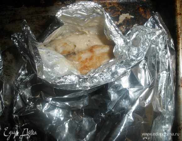 Затем открыть пакеты, но так чтобы все соки не вытекали и запекать еще 7 минут. 