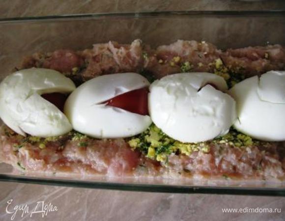 Выкладываем горизонтально яйца.