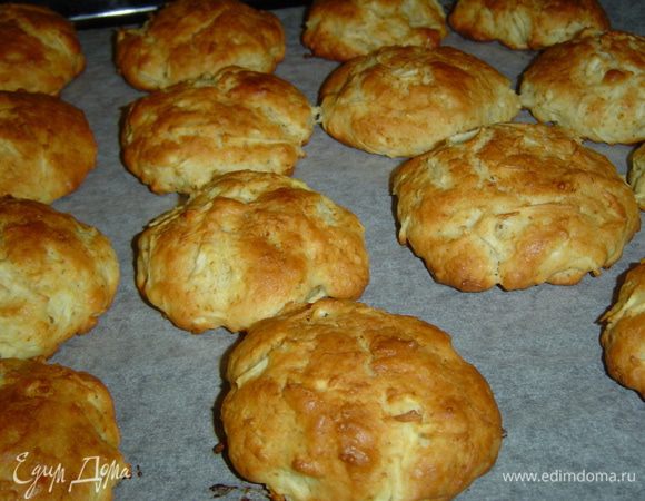 Выпекаем 10–15 минут при температуре 200°C до золотистого цвета.