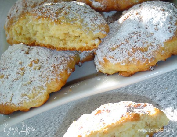 Готовое печенье посыпаем сахарной пудрой и наслаждаемся!