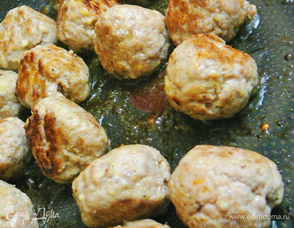 Обжарить со всех сторон,до легкой корочки!