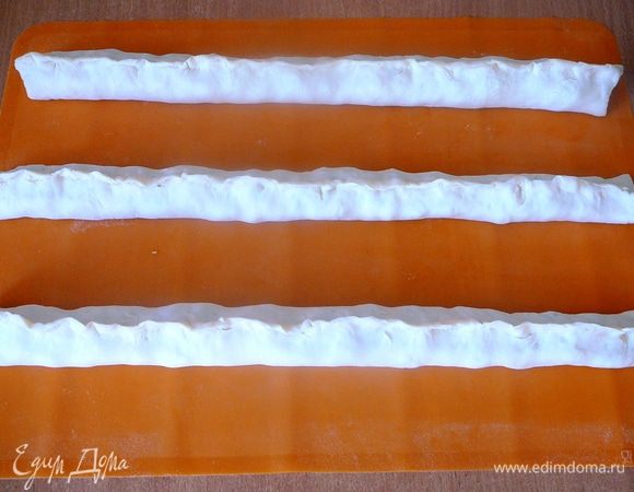 Должно получиться 3 трубочки.