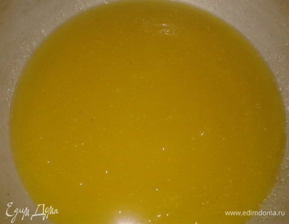 мёд,сахар и масло растопить,не доводя до кипения