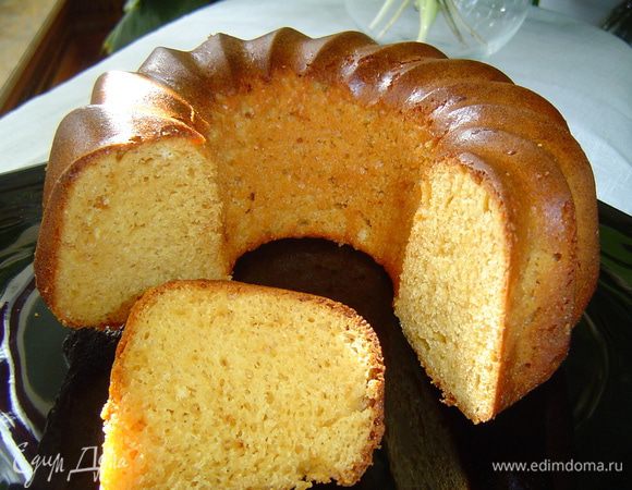 Кекс получается мелкопористый и нежный.